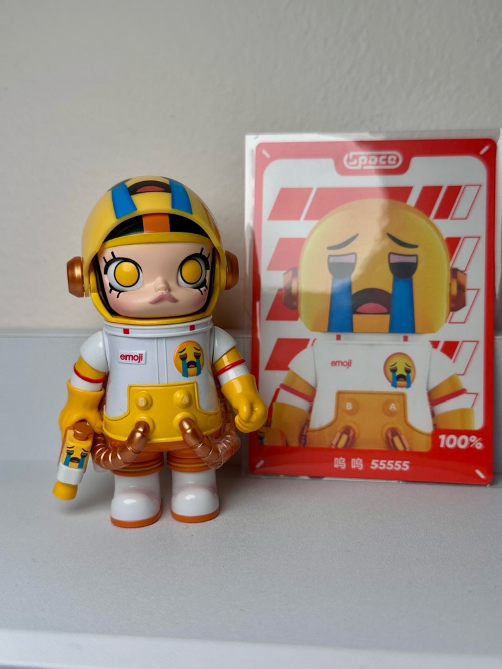 Mega Space Molly Emoji Series 100% “55555” Figure